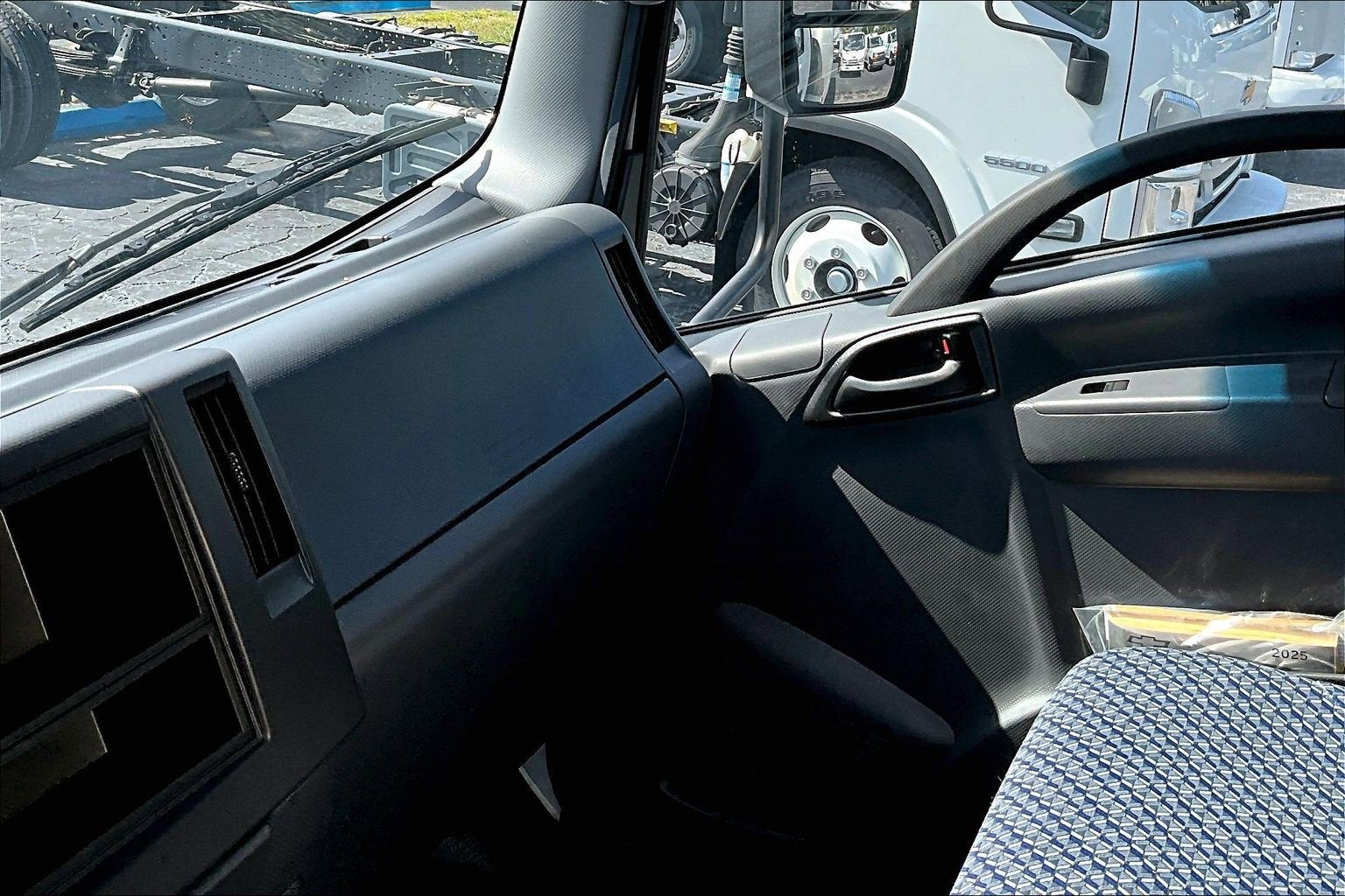 2025 Chevrolet Low Cab Forward 4500 Base