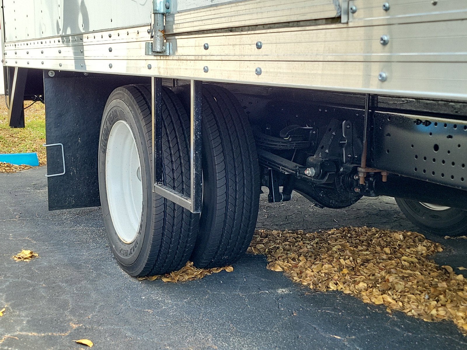 2025 Chevrolet Low Cab Forward 5500 XG Base