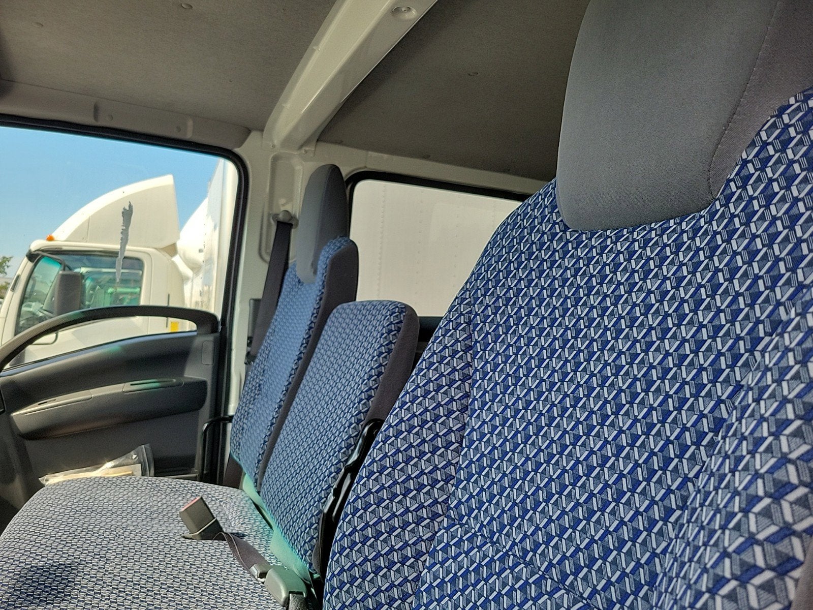 2025 Chevrolet Low Cab Forward 5500 XG Base