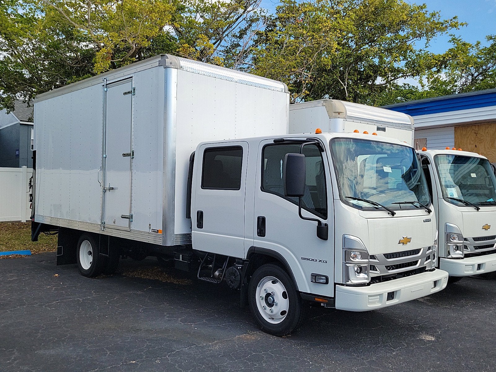 2025 Chevrolet Low Cab Forward 5500 XG Base