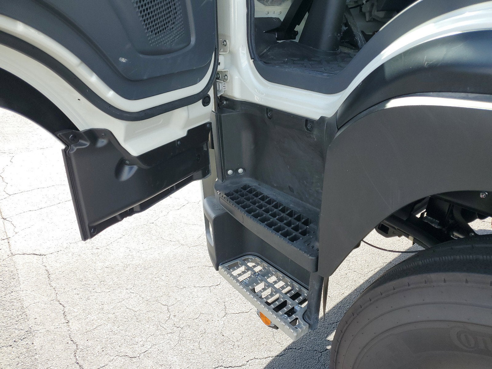 2024 Chevrolet Low Cab Forward 7500 XD Base