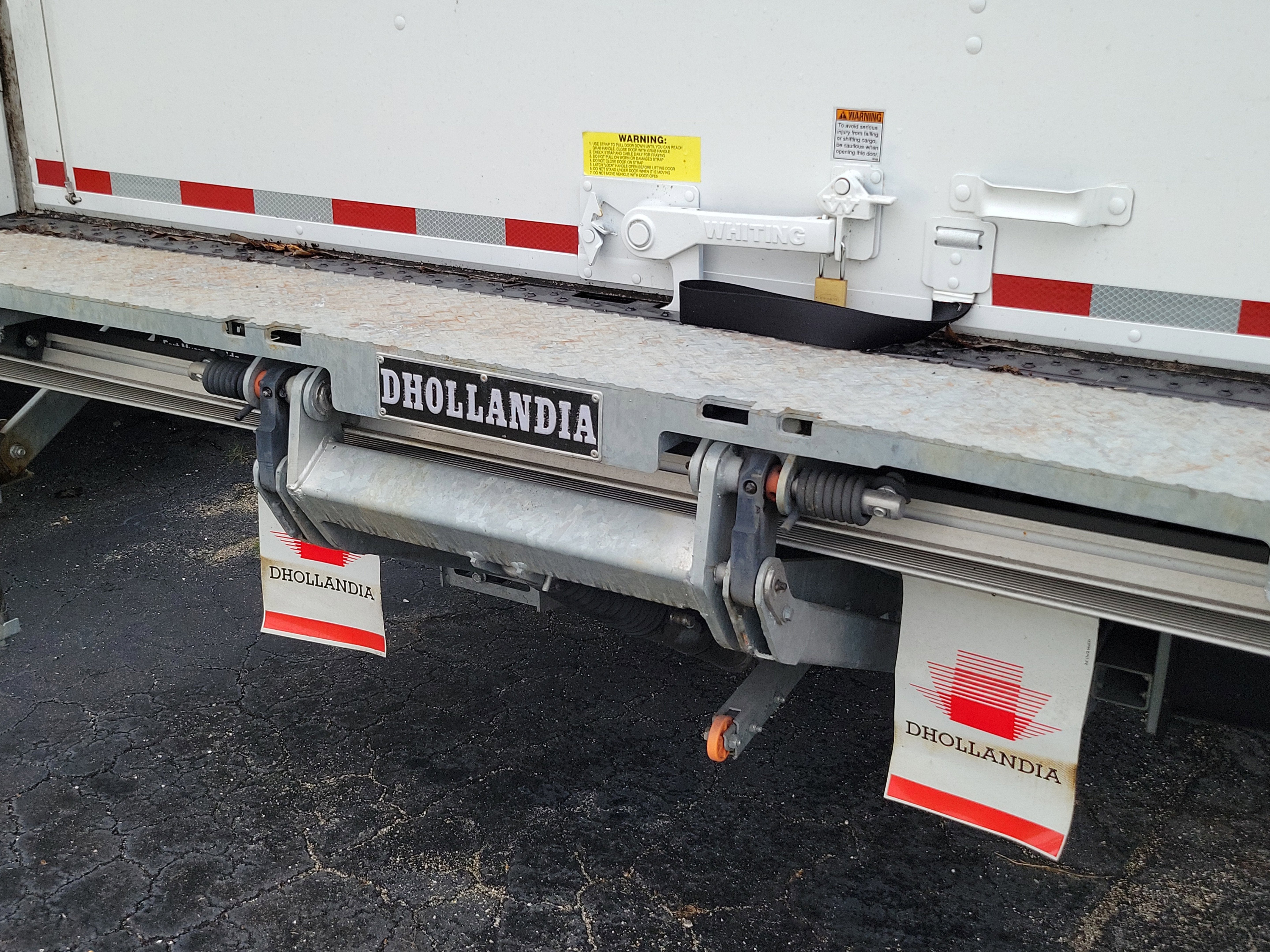 2023 Chevrolet Low Cab Forward 5500 XD Base