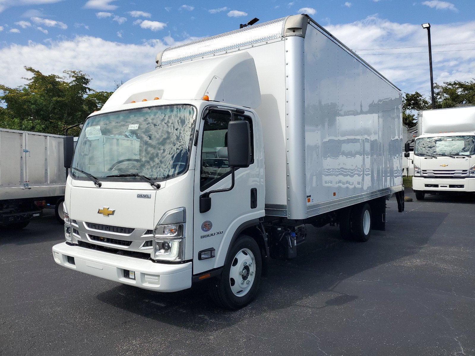 2024 Chevrolet Low Cab Forward 5500 XD Base