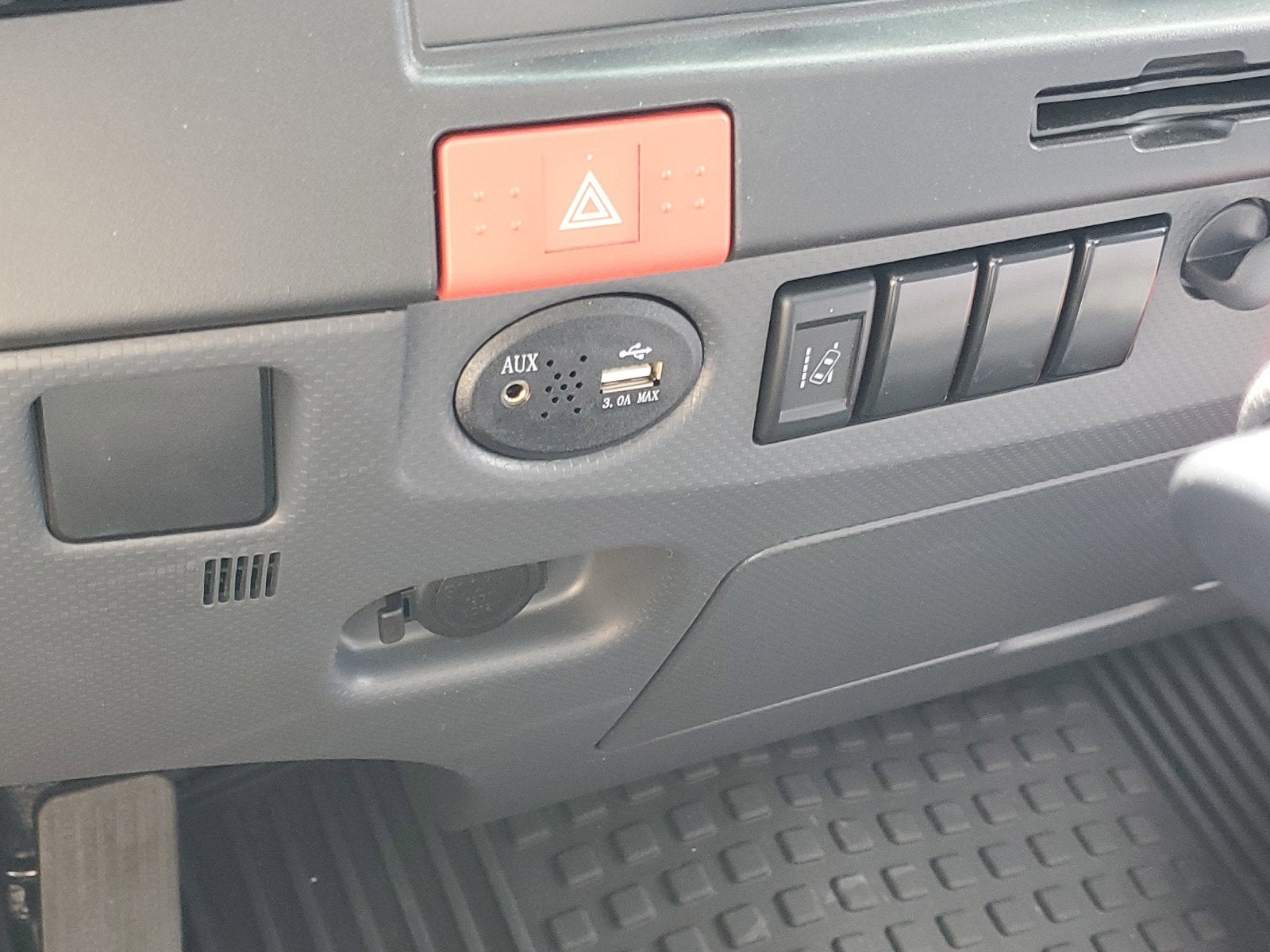 2024 Chevrolet Low Cab Forward 5500 XD Base