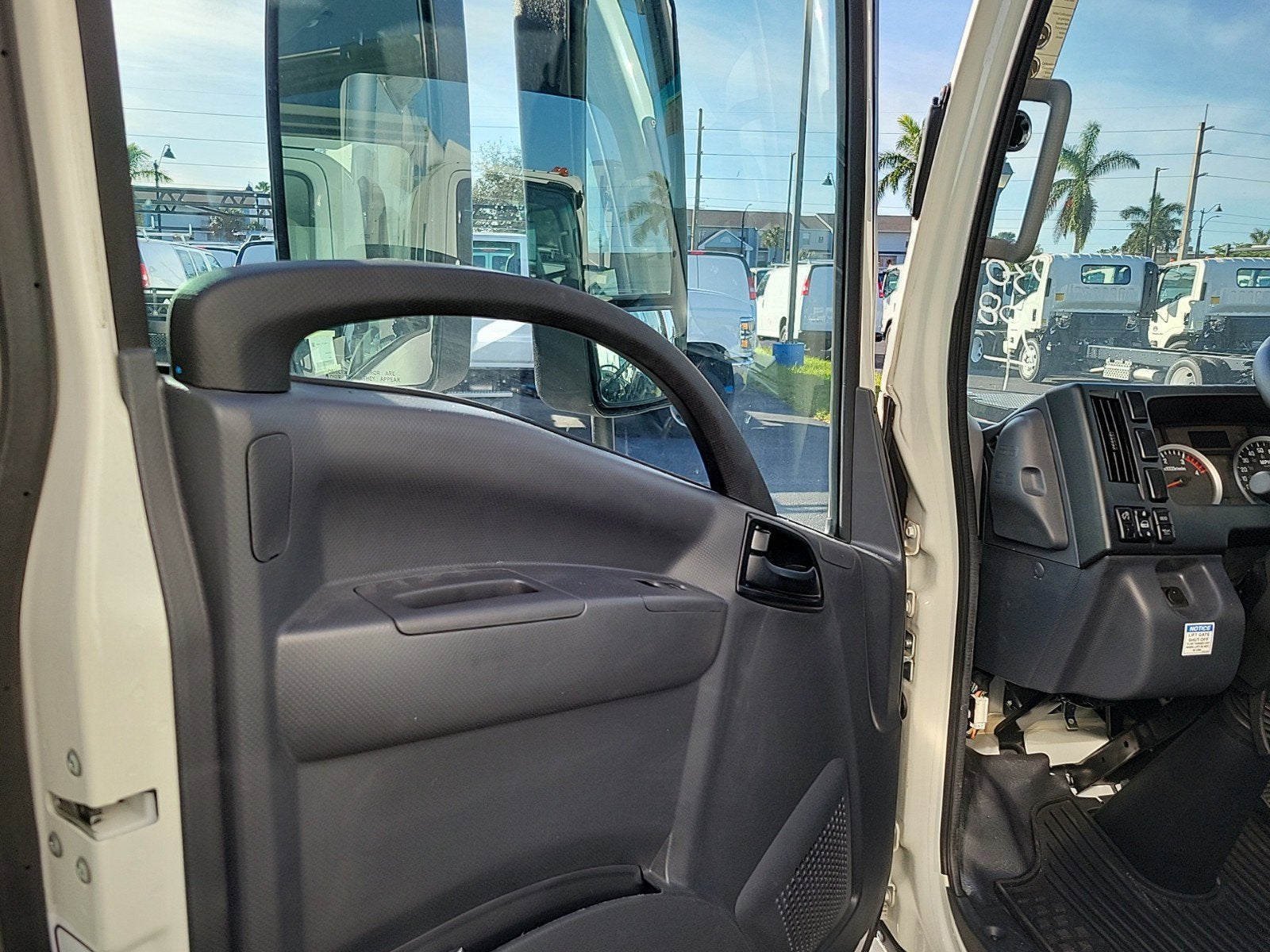 2023 Chevrolet Low Cab Forward 5500 XD Base