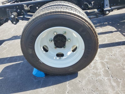 2024 Chevrolet Low Cab Forward 5500 XD Base