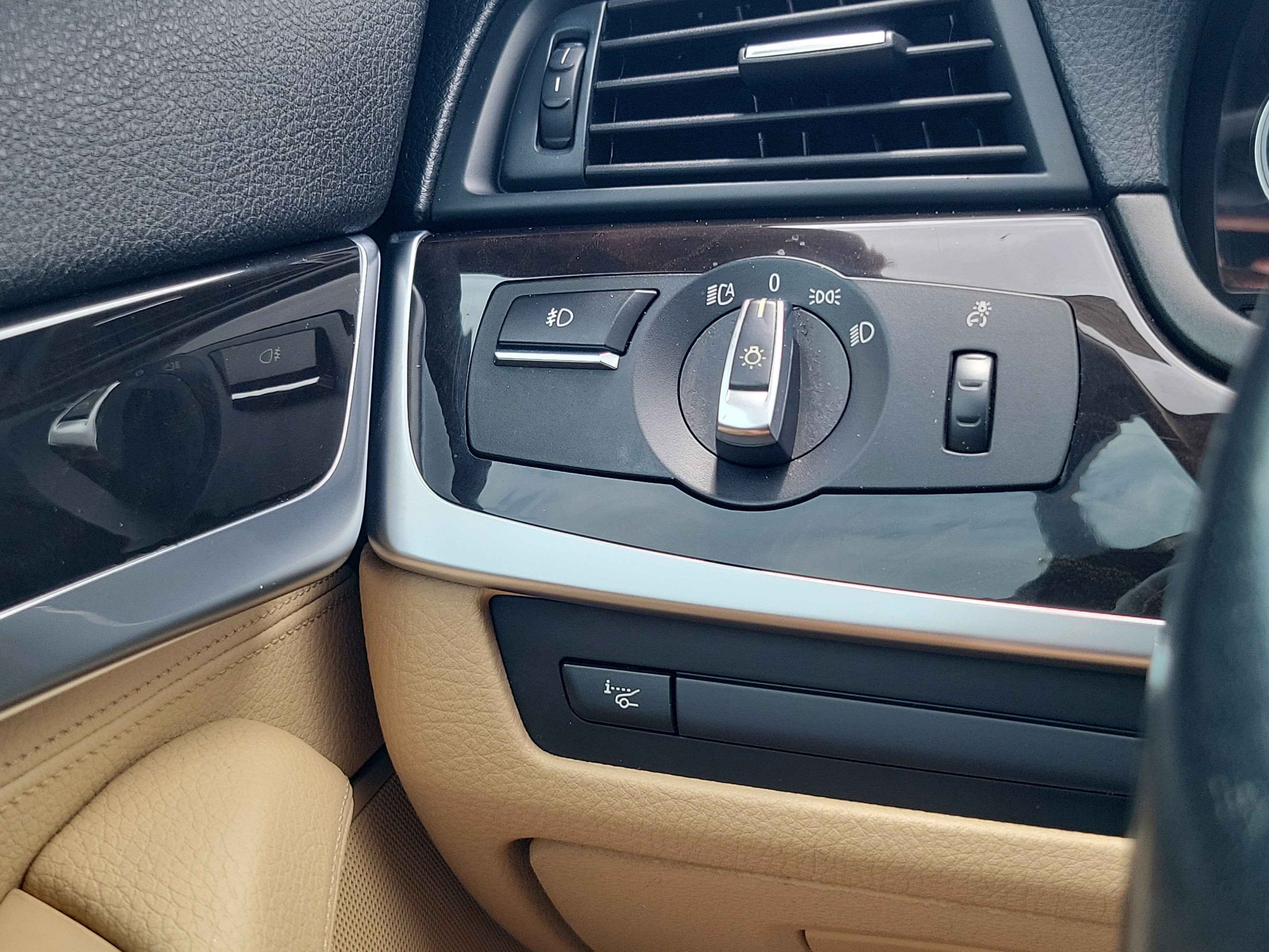 2014 BMW 5 Series 528i